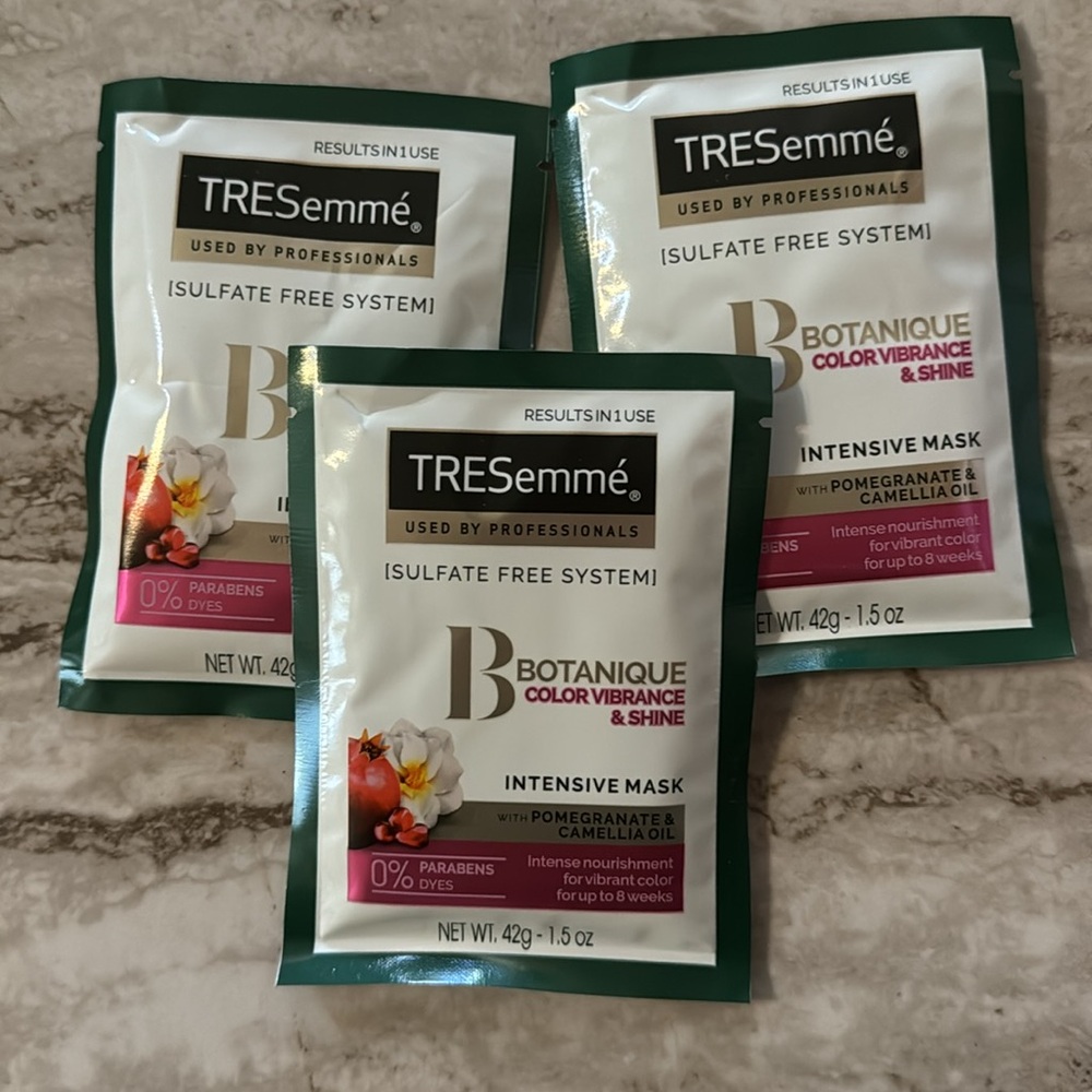New! Tresemme Hair Mask Botanique Nourish & Replenish Packettes 1.5 Ounce. Aloe